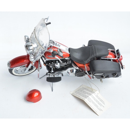 91 - Franklin Mint 1/10 scale Harley Davidson Road King Classic, diecast and plastic static model in exce... 