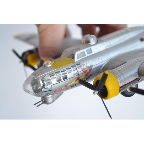 117 - Two Corgi Aviation Archive limited edition 1/72nd scale Boeing B-17G Flying Fortress models with nos... 