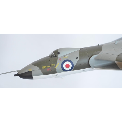 121 - Corgi Aviation Archive limited edition 1/72nd scale AA27204 Avro Vulcan B.2 XM 575 RAF 101 Sqn Waddi... 