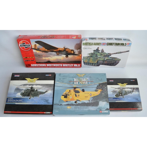 125 - Three Corgi Aviation Archive 1/72nd scale diecast helicopter models to include AA33404 RAF Sea King ... 