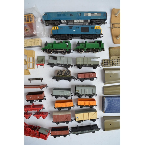 63A - Collection of previously run Hornby and Hornby Dublo OO gauge railway models and accessories includi... 