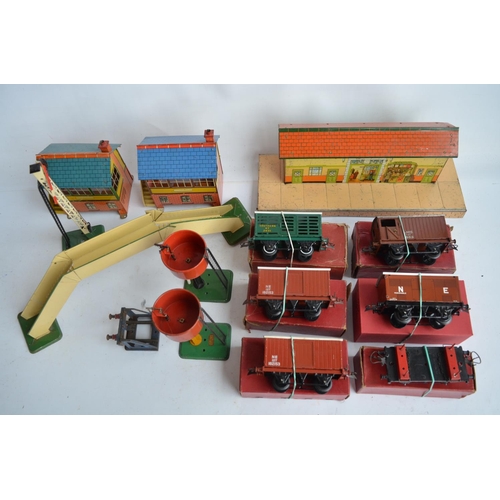 73A - Collection of vintage pre and post war O gauge railway models to include six metal Hornby Meccano go... 