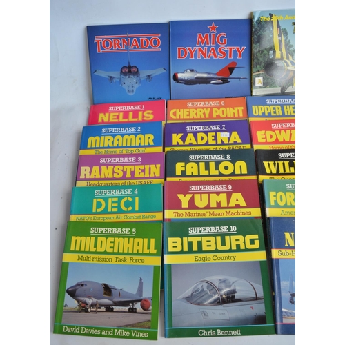 172 - Extensive collection of aircraft related books, magazines etc to include Osprey Superbase Series 1-2... 