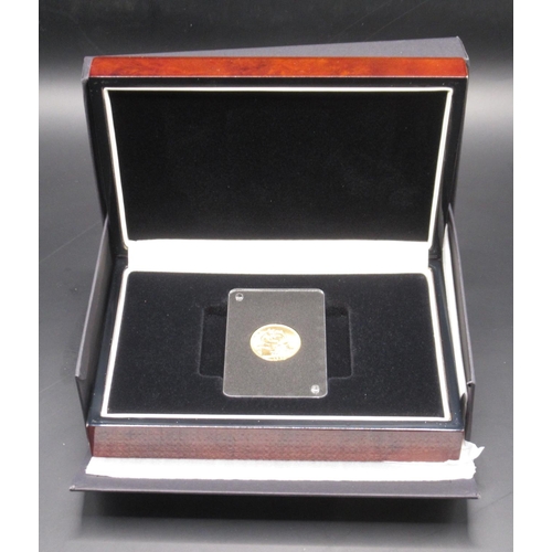 612 - George V 1928 Sovereign, encapsulated in case with box