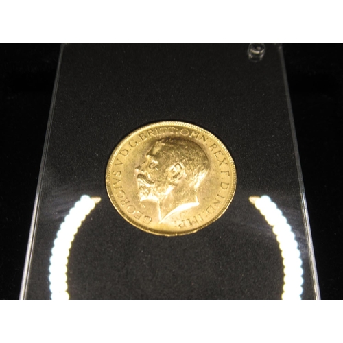 612 - George V 1928 Sovereign, encapsulated in case with box