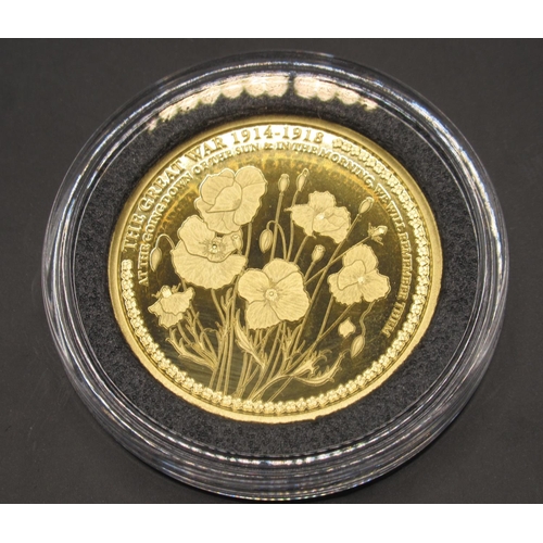 650 - The Bradford Exchange - The Official Lest We Forget Gold Sovereign Set, comprising Double Sovereign,... 