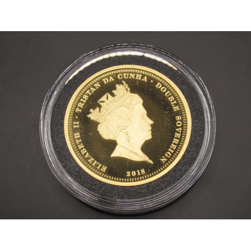 650 - The Bradford Exchange - The Official Lest We Forget Gold Sovereign Set, comprising Double Sovereign,... 