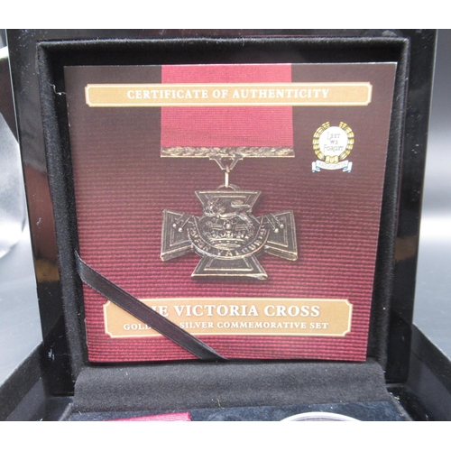 710 - The Bradford Exchange - The Victoria Cross Gold and Silver Commemorative Set, sterling silver and 9c... 