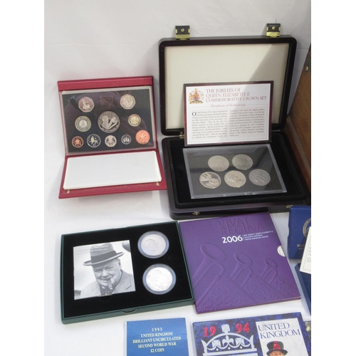 764 - Assorted collection of commemorative and plated coins to inc. The 1947 Platinum Wedding Prestige Coi... 