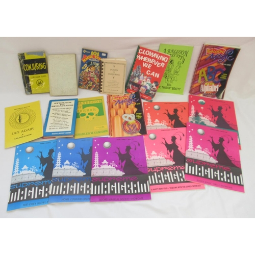 127 - Collection of magic and magician related books and magazines in 3 boxes to inc. The Magigram magazin... 