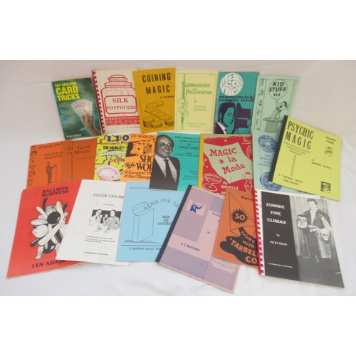 127 - Collection of magic and magician related books and magazines in 3 boxes to inc. The Magigram magazin... 