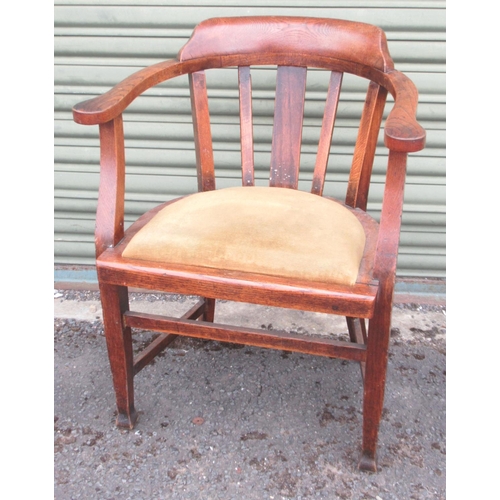 1236 - Modern carver style chair