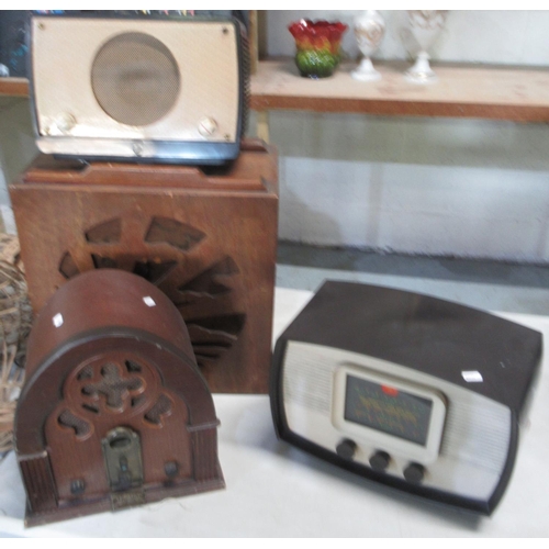 786A - Thomas radio, Philips radio, Murphy 192 radio and another radio, all untested a/f