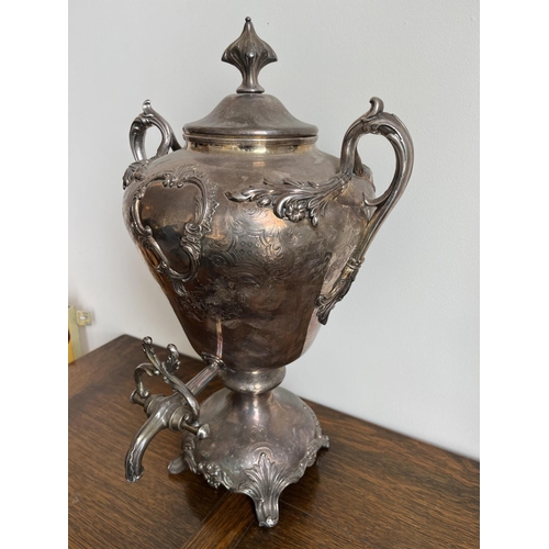 1102 - Large silver plated samovar, H53cm