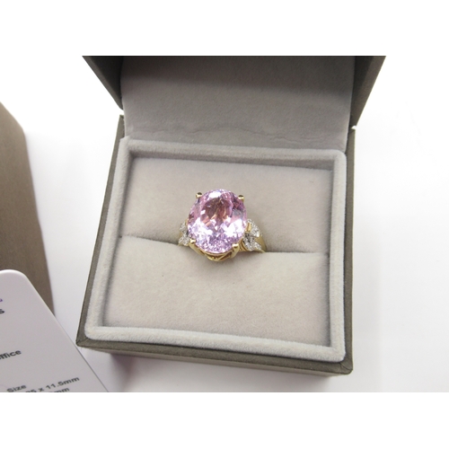 3 - Gemporia - Kawi Kunzanite and diamond 18k gold 'Lorique' ring, metal weight 4.83g, with box and cert... 