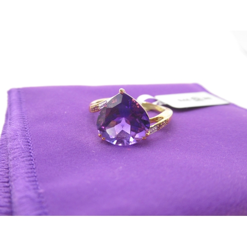 311 - Gemporia - Zambian amethyst 9k gold ring, size R to S, metal weight 2.03g, with certificate and prot... 