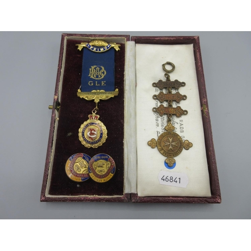 71 - 9ct yellow gold enamelled masonic medal, Thornton Lodge 3852, medal stamped 375, 9.1g (just medal no... 