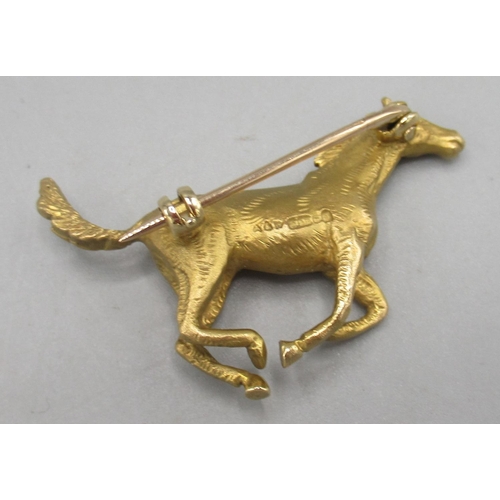 1007 - 9ct yellow gold brooch in the form of a galloping horse, by Alabaster and Wilson, stamped 9 375, 10.... 