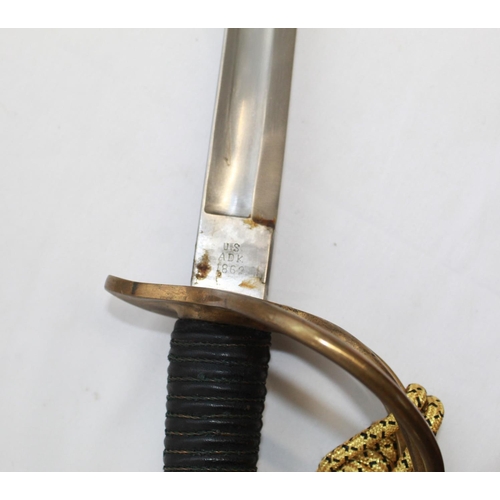 183 - Quality copy of a US 1860 pattern light Cavalry sabre. Stamped US A D K  1862, serial number 15752. ... 