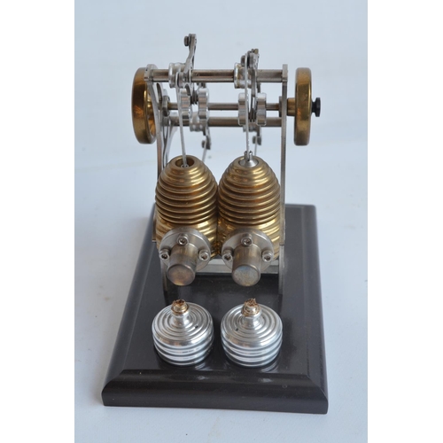 1003 - Bohm Stirling Technik Type HB32 Heissluftmachine  2 cylinder 'Twin Tattoo' hot air stationary engine... 