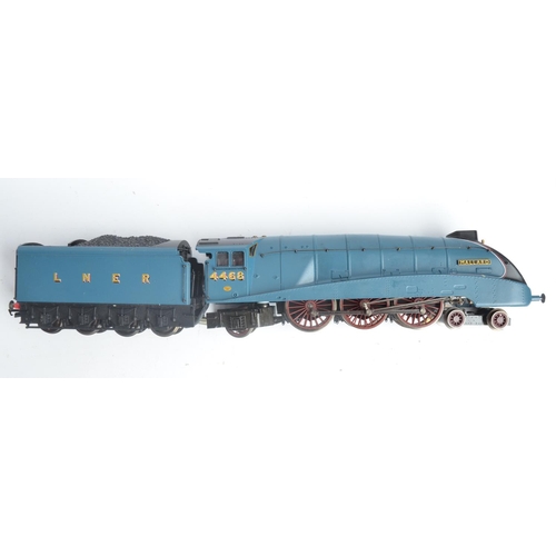 1006 - Hornby OO gauge R1041 LNER Class A4 Mallard live steam locomotive set, missing paper operators manua... 