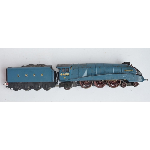 1007 - Hornby OO gauge R1041 LNER Class A4 Mallard live steam locomotive set, missing syringe injector, mod... 