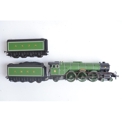 1008 - Rare Hornby OO gauge limited edition R2566 LNER Class A3 Flying Scotsman live steam locomotive set (... 