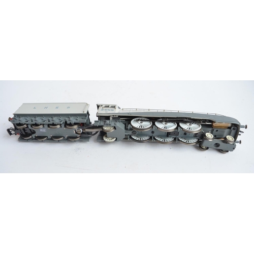 1009 - Hornby OO gauge R2367 LNER Class A4 Silver Link live steam locomotive set (please note this is the t... 