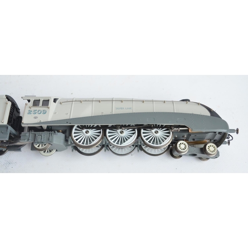 1009 - Hornby OO gauge R2367 LNER Class A4 Silver Link live steam locomotive set (please note this is the t... 