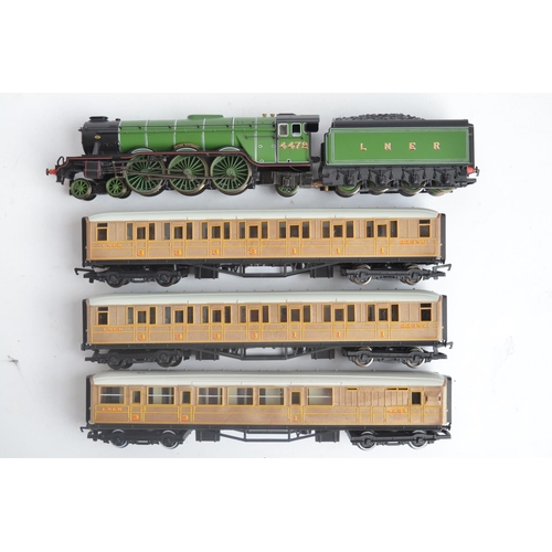 1014 - Hornby R1255 OO gauge Flying Scotsman train set with Class A1 loco, 3 teak coaches, track and access... 