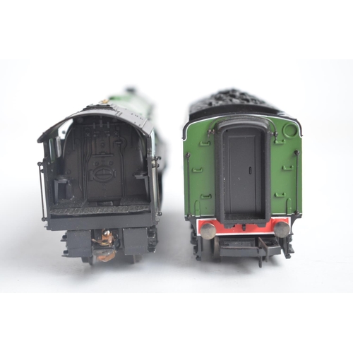 1014 - Hornby R1255 OO gauge Flying Scotsman train set with Class A1 loco, 3 teak coaches, track and access... 