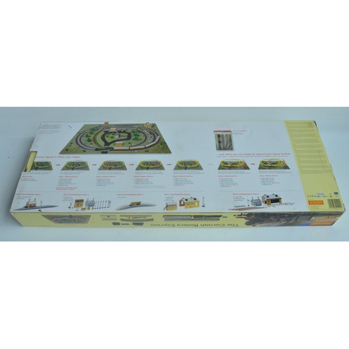 1015 - Hornby R1102 OO gauge special limited edition 'The Cornish Riviera Express' train set (557/2000) wit... 