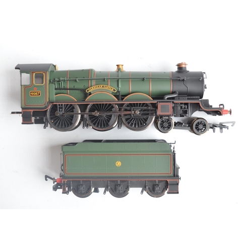 1015 - Hornby R1102 OO gauge special limited edition 'The Cornish Riviera Express' train set (557/2000) wit... 