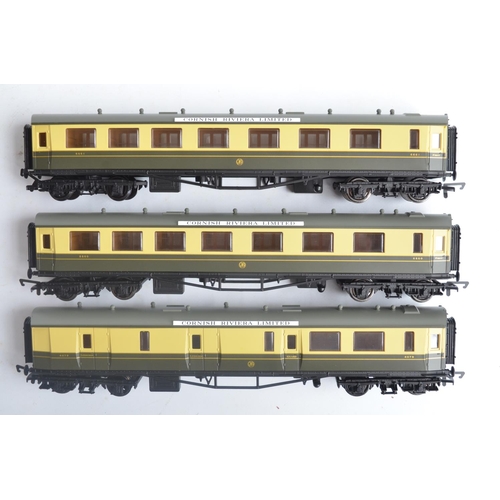 1015 - Hornby R1102 OO gauge special limited edition 'The Cornish Riviera Express' train set (557/2000) wit... 