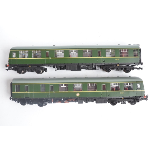 1022 - Bachmann OO gauge 32-326 BR green Class 105 2 car DMU with speed whiskers electric train set with po... 