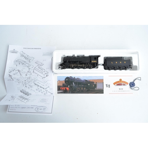 1030 - Two OO gauge highly detailed Bachmann electric steam locomotive models in LNER black livery to inclu... 