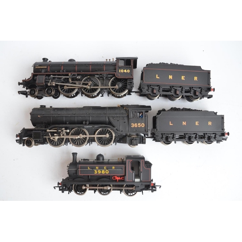 1031 - Three OO gauge LNER black livery electric steam train models to include Hornby R861 Class J52 0-6-0T... 