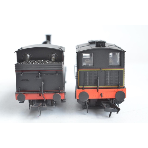 1032 - Two highly detailed OO gauge LNER black livery electric train models to include Bachmann 31-060 J72 ... 