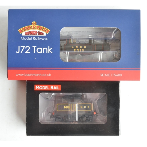 1032 - Two highly detailed OO gauge LNER black livery electric train models to include Bachmann 31-060 J72 ... 