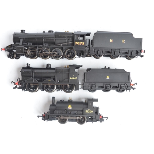 1039 - Three Hornby OO gauge electric steam train models, all in wartime black livery to include R2960 BR 0... 