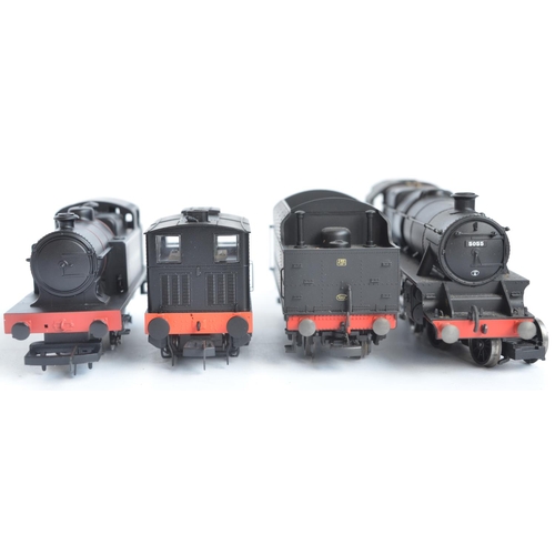 1040 - Three OO gauge electric steam train models, all in black livery to include Hornby R2245 BR 0-4-0T in... 