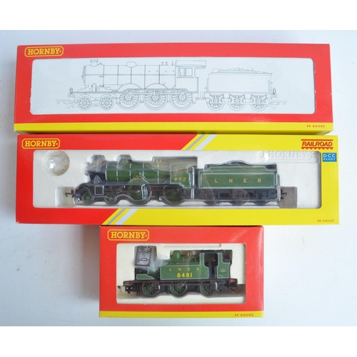 1043 - Three Hornby OO gauge lined green LNER liveried electric steam train models to include R2164A Class ... 