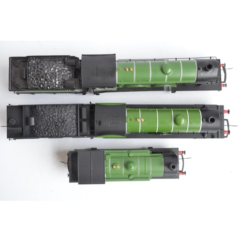 1043 - Three Hornby OO gauge lined green LNER liveried electric steam train models to include R2164A Class ... 