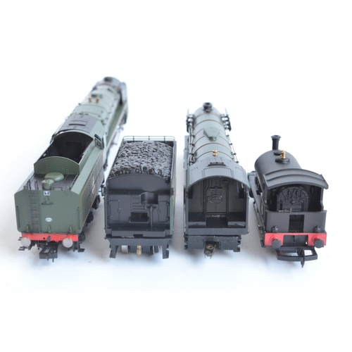 1048 - Three Hornby OO gauge electric steam train models to include R3292 Collectors Club 2014 BR black 0-4... 