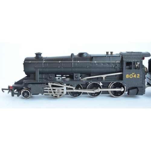 1053 - Boxed Triang/Wrenn W2225 LMS black liveried Class 8F 2-8-0 8042 with metal bodied tender, model in g... 