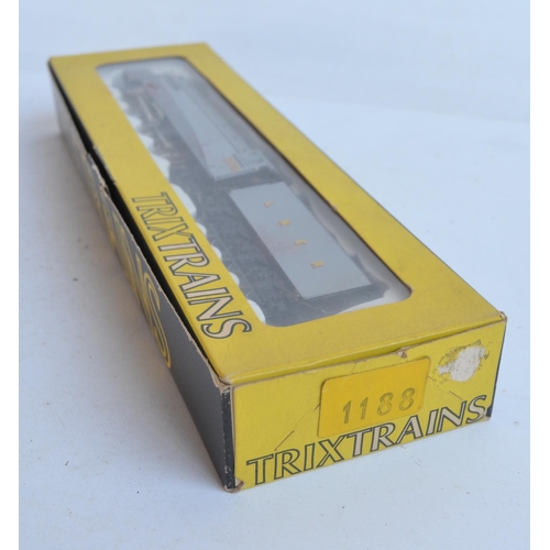 1055 - Boxed Trix Trains 1188 OO gauge LNER silver liveried Class A4 4-6-2 2509 'Silver Link', model in goo... 