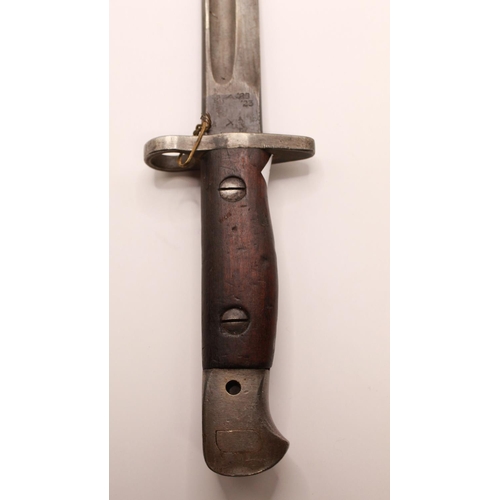 302 - British 1907 Mk I bayonet, complete with original frog and scabbard, in good condition. Blade L43cm