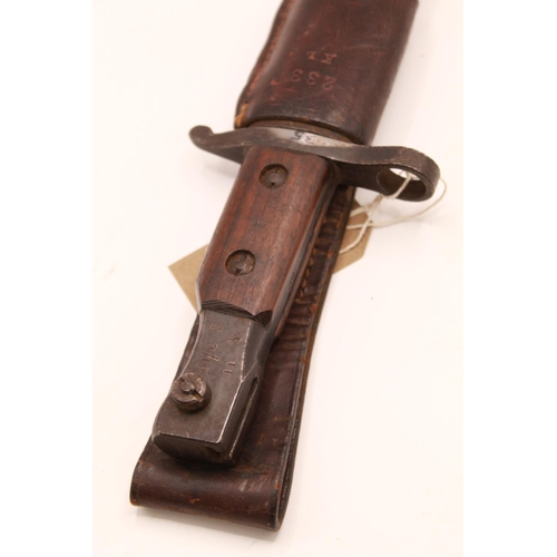 307 - Canadian Ross Rifle Co. 1907 pattern knife bayonet, in very good condition complete with original le... 