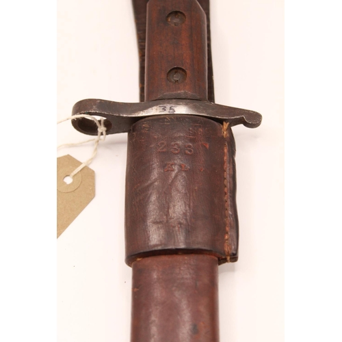 307 - Canadian Ross Rifle Co. 1907 pattern knife bayonet, in very good condition complete with original le... 