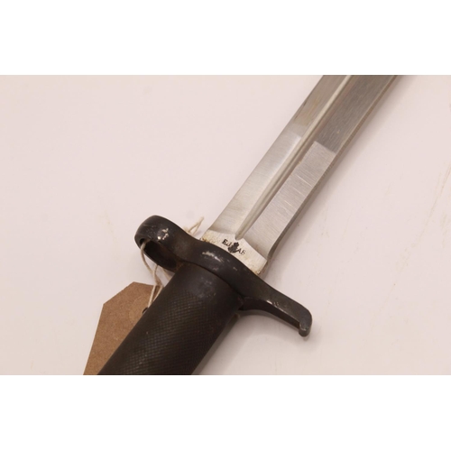 310 - Early Swedish M1896 Mauser knife bayonet, complete with scabbard and early diagonal strapped frog. M... 